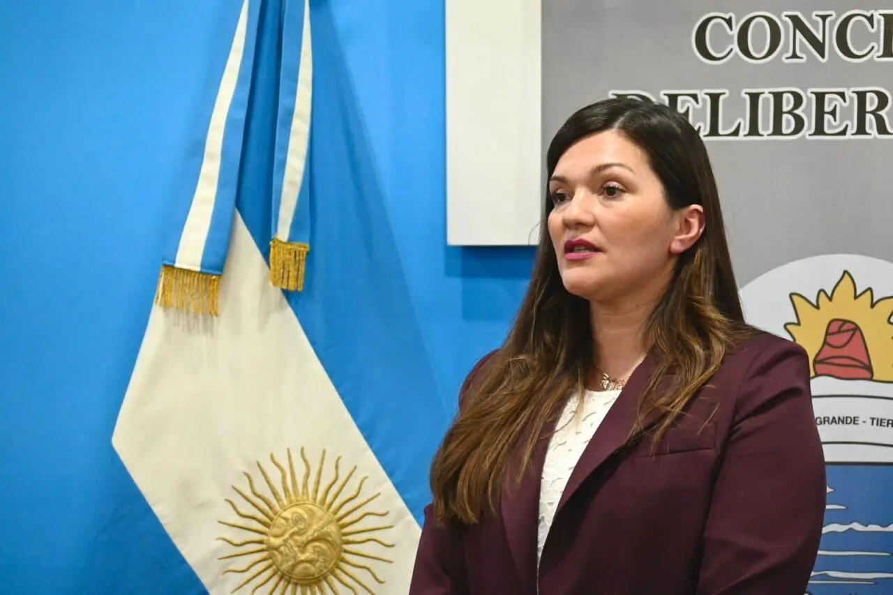 Eximen de limpiar las veredas a adultos mayores y vecinos con discapacidad