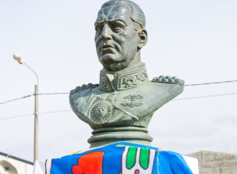 Busto de Juan Domingo Perón en Río Grande.