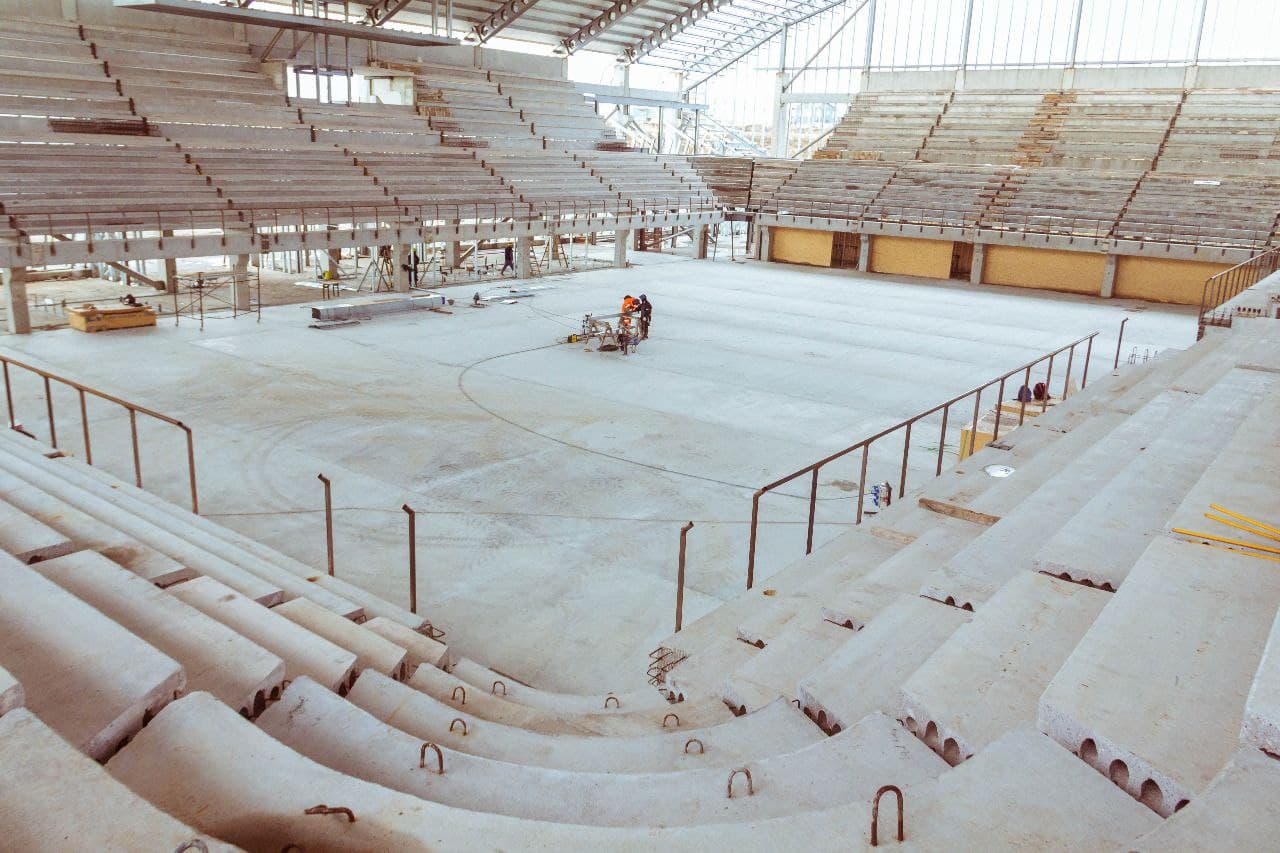 obra del microestadio en rio grande