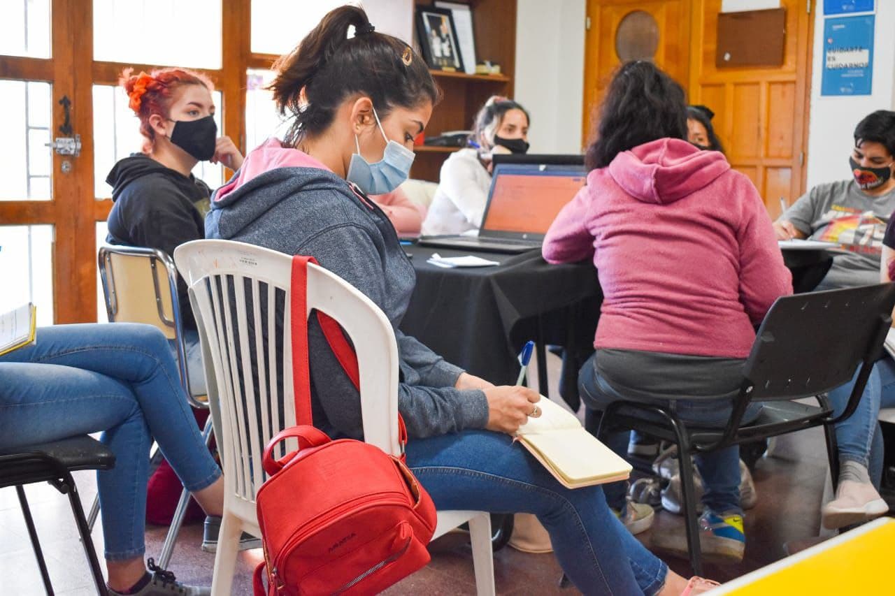 talleres de juventud en el mes de las mujeres