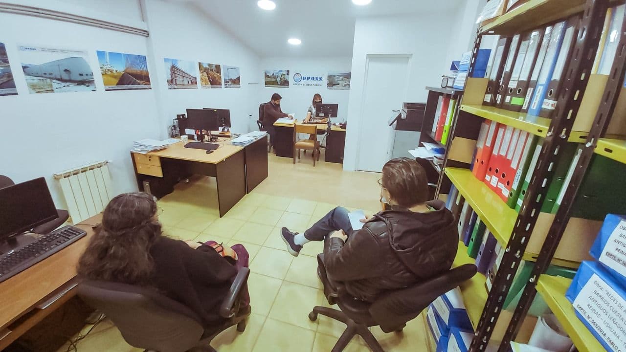 apertura de sobres para la obra del refuerzo cloacal que beneficiara a 75 000 ushuaienses