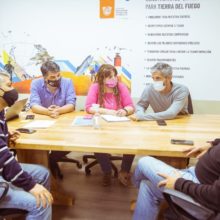 concejal de forja juan manuel romano y la ministra de obras y servicios publicos gabriela castillo