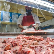 continua la feria de carnes a precios populares en el esther fadul
