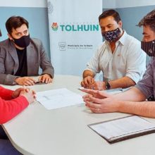 gobierno y el municipio de tolhuin para ampliar los servicios de agua potable y cloacas