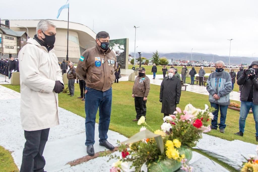 la municipalidad de ushuaia participo de los homenajes al ara gral belgrano