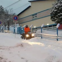 limpieza de nieve en escuelas