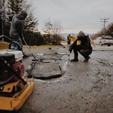 ushuaia realiza trabajos de bacheo