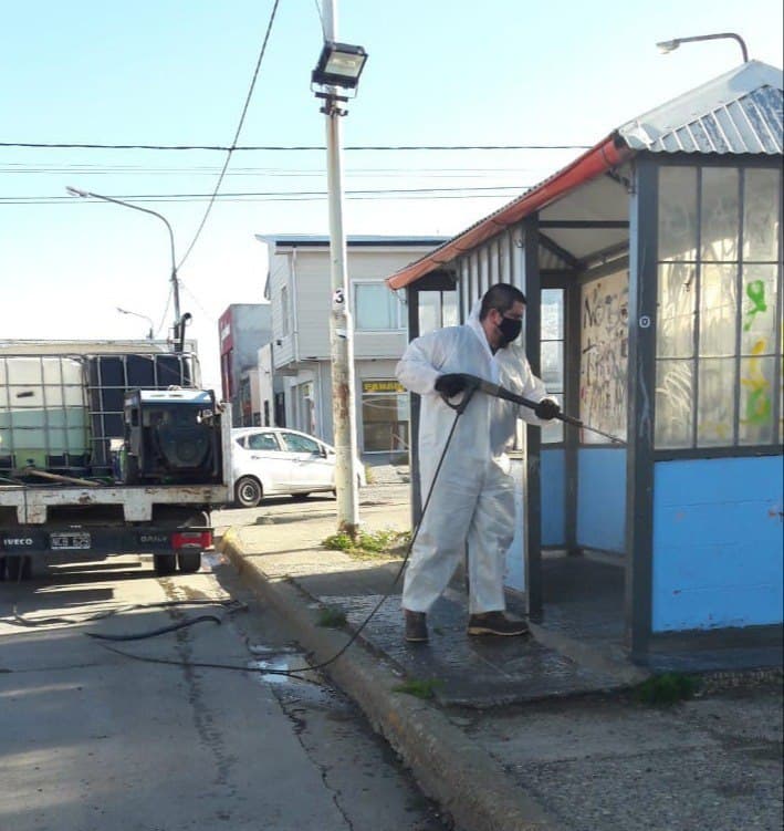 continua el intenso operativo de limpieza y desinfeccion de garitas
