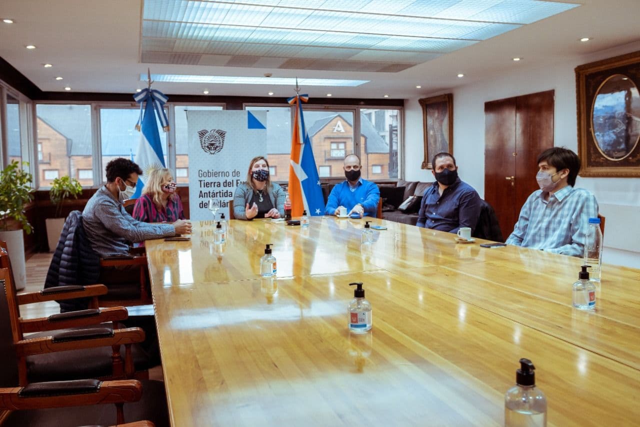 el coe se reunio con camaras de comercio y del sector turistico de cara a la temporada invernal