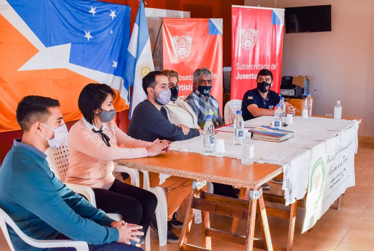 gobierno y nacion firmaron un acuerdo con la senaf a traves de la ong ayudar a un tercero