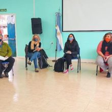 la ministra castiglione se reunio con la comunidad rafaela ishton de tolhuin