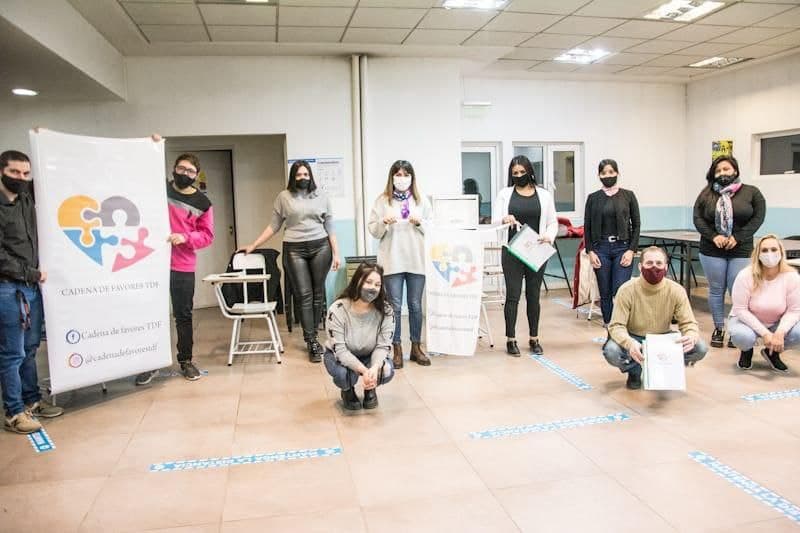 la municipalidad de ushuaia se reunio con la asociacion cadena de favores