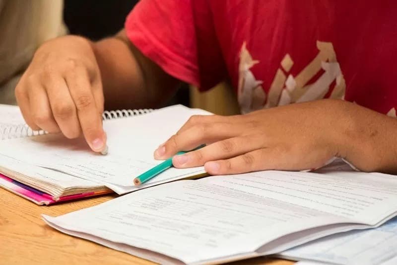 mas de 700 estudiantes fueron asistidos a traves del programa sigo aprendiendo durante el primer cuatrimestre del ano