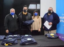 se realizo una entrega de indumentaria a las y los trabajadores de zoonosis