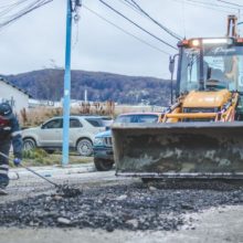 tareas de reparacion de calles en el barrio mirador de los andes