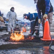 ushuaia realiza trabajos de bacheo en la ciudad