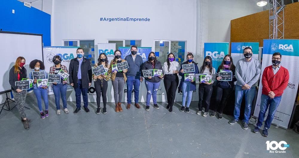 el intendente participo del cierre del club ingenias