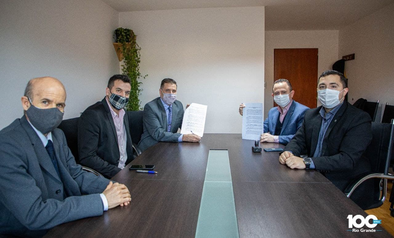 el municipio de rio grande y la asociacion de magistrados de tierra del fuego firmaron convenio de cooperacion