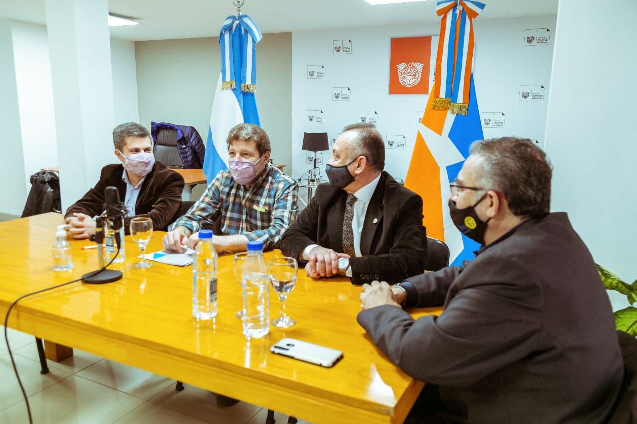 gobierno firmo un acuerdo con el rotary club para equipar el centro de abordaje del neurodesarrollo que funcionara en rio grande