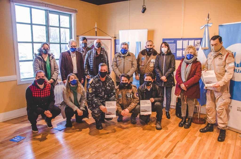 la municipalidad de ushuaia inauguro una muestra inedita sobre arquitectura en malvinas