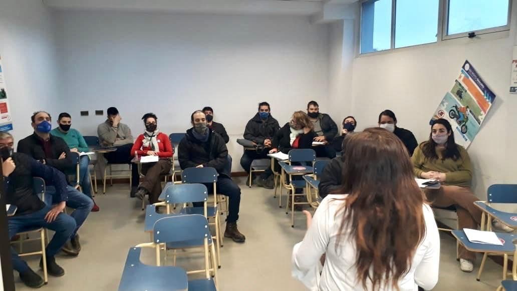 la secretaria de ambiente y desarrollo sustentable de ushuaia capacito al cuerpo de inspectores municipal