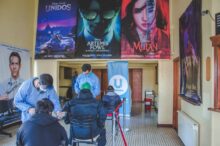 la municipalidad de ushuaia comenzo a realizar los hisopados en el cine packewaia