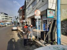 la municipalidad de ushuaia realiza un trabajo de senalamiento vial en toda la ciudad
