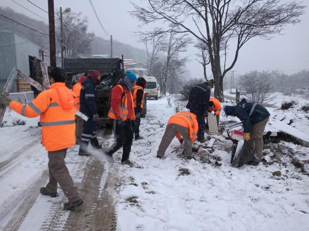 la municipalidad realizo trabajos de limpieza integral y erradicacion de microbasurales