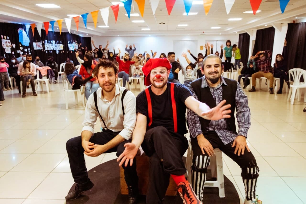 espectaculos musicales y el teatro para las infancias