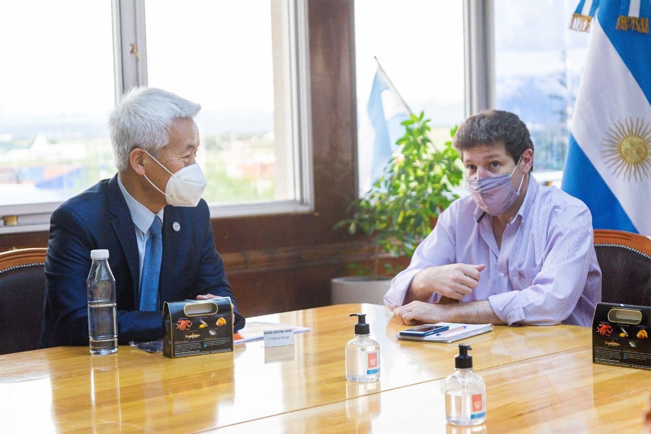 el gobernador recibio a empresarios y dialogaron sobre inversiones en la provincia que posibiliten la generacion de empleo