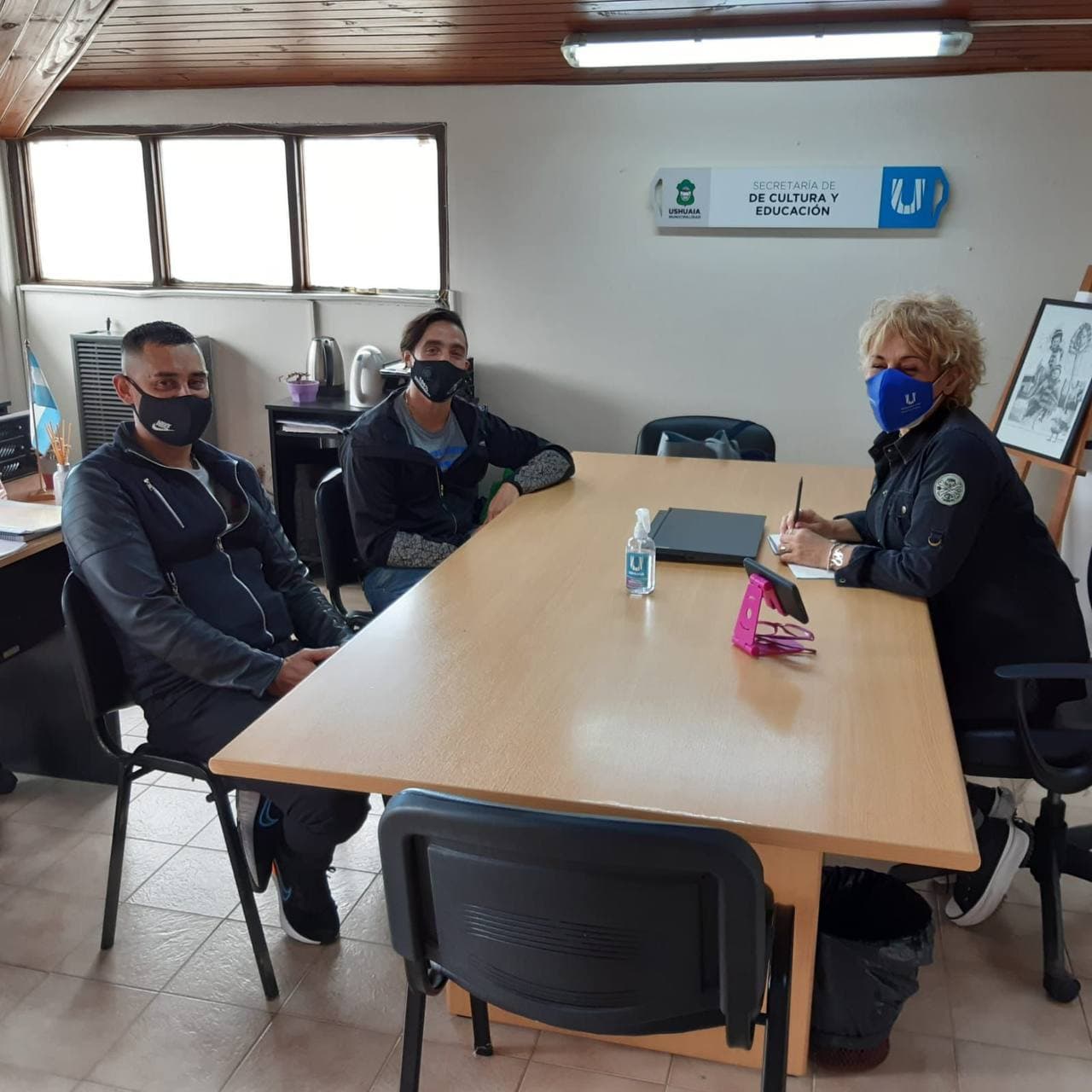 la municipalidad de ushuaia y uthgra articulan actividades culturales gastronomicas y deportivas