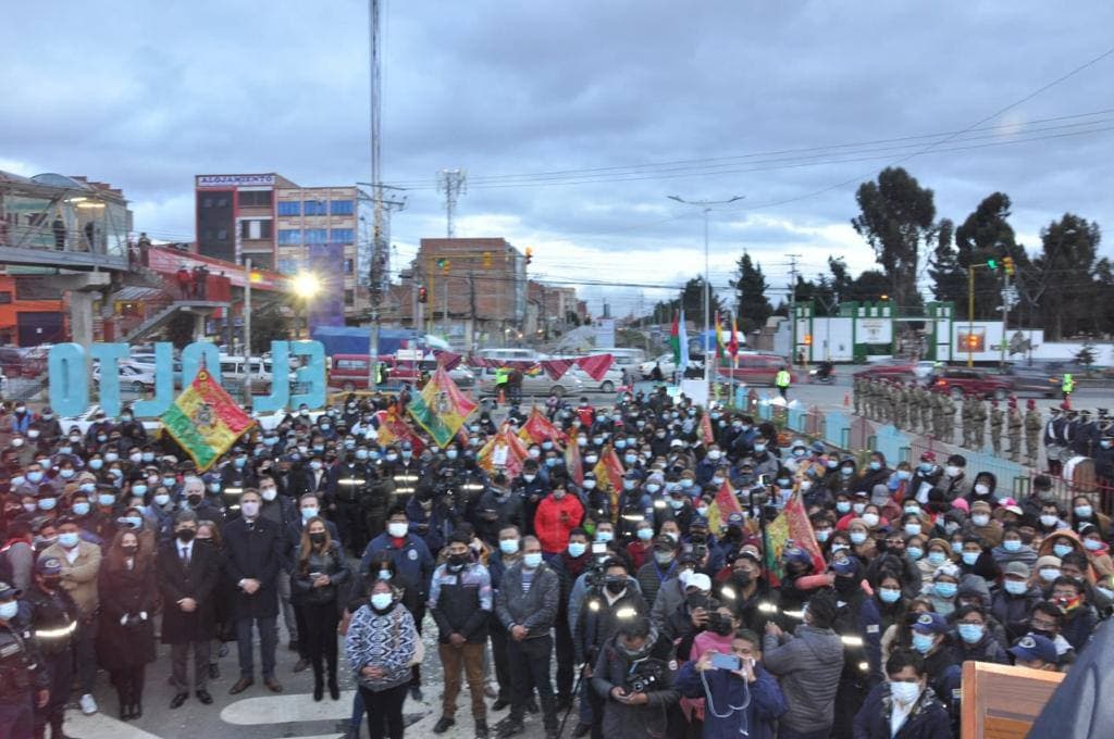 Inauguraron la plaza «Islas Malvinas Argentinas» en Bolivia