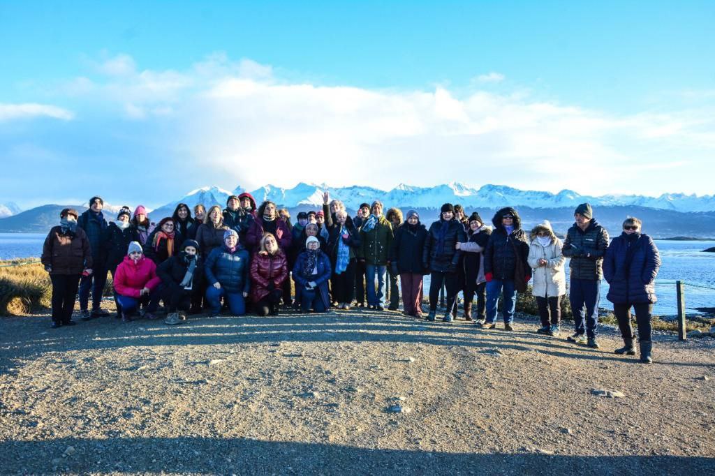 un nuevo contingente de adultos mayores navego por el canal beagle