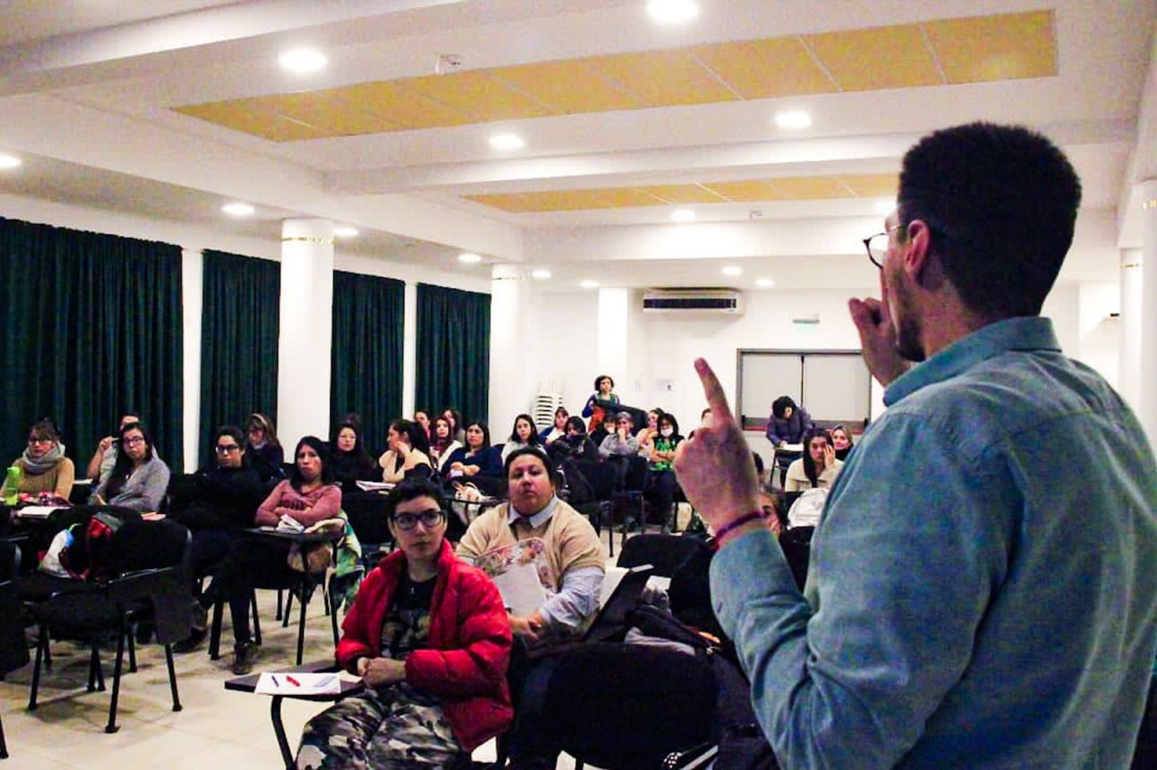 inicio la capacitacion espacios institucionales para el cuidado y educacion de la primera infancia