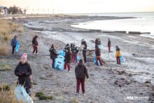 junto al municipio estudiantes de la emei realizaron una limpieza en la costa