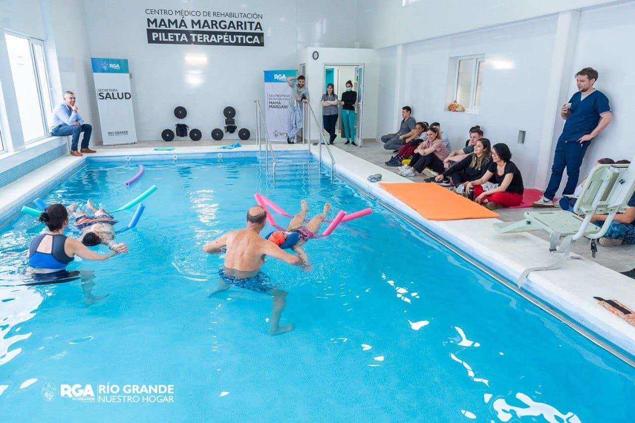 profesionales de mama margarita se perfeccionan en hidroterapia junto al inareps