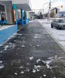 se recuerda que los frentistas deben mantener las veredas libres de nieve o hielo