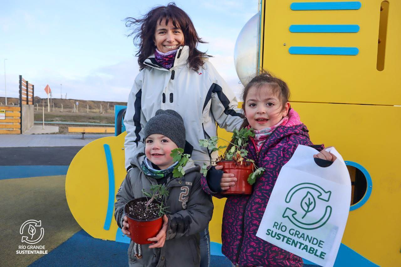 vecinos y vecinas se sumaron a la campana plantemos conciencia