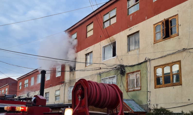 La familia del departamento incendiado en Chacra II junta donaciones para arreglar su casa