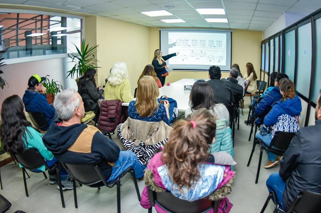 la municipalidad continua acompanando a familias a conocer la ubicacion de sus viviendas procrear