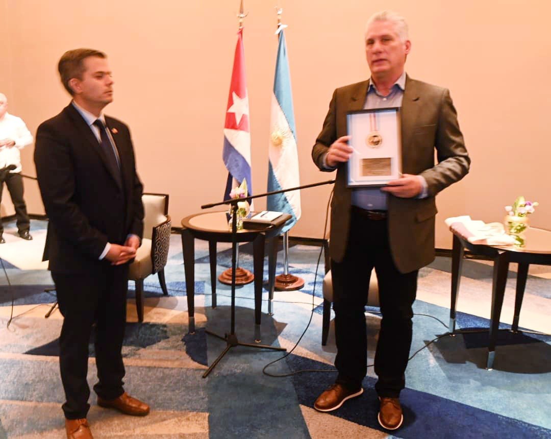 Reconocimiento al presidente de Cuba por apoyo a la causa Malvinas