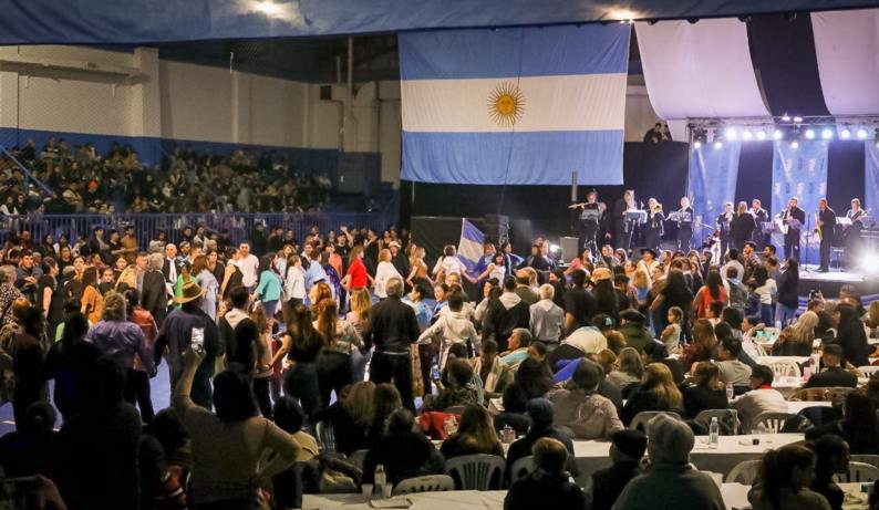 La gran peña folklórica «Esperando el 25» será en el Club San Martín