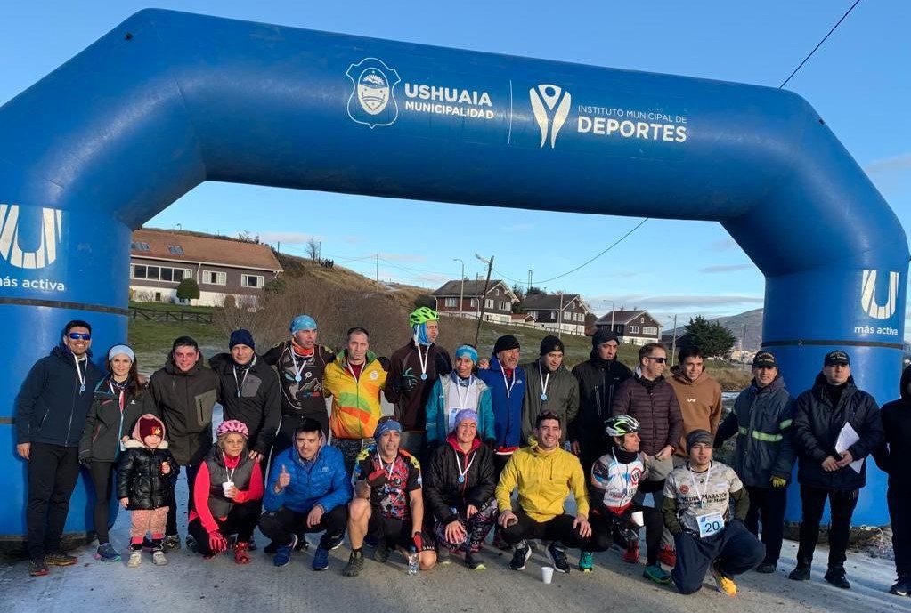 prefectura naval en las actividades deportivas por su aniversario