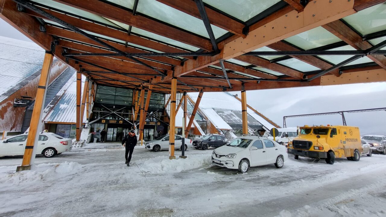 En julio y agosto habrá dos vuelos diarios entre San Pablo y Ushuaia