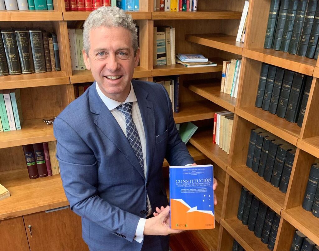 Löffler, recusado en la causa por la reforma constitucional provincial