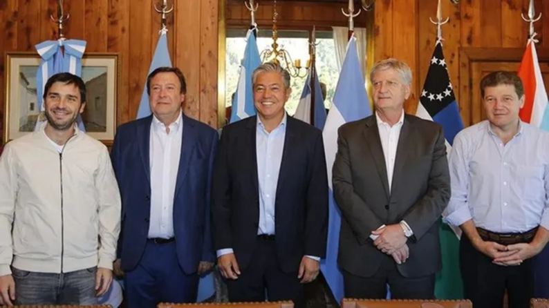 Con apoyo patagónico, Chubut amenaza con cortar envío de gas y petróleo al país