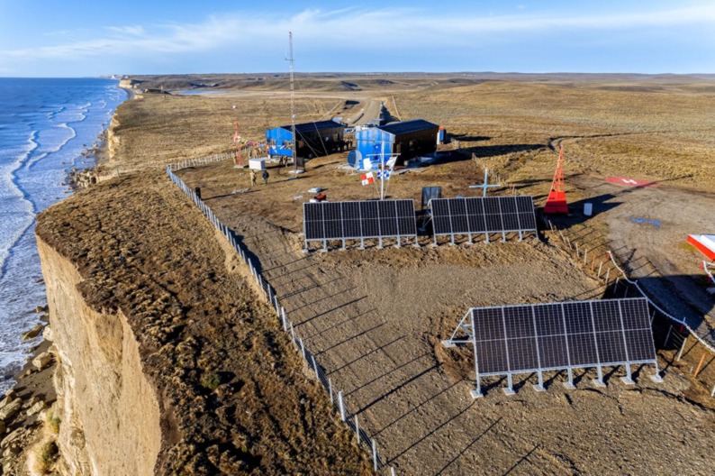 TotalEnergies y la Armada presentaron en Hito 1 el primer parque solar de Tierra del Fuego