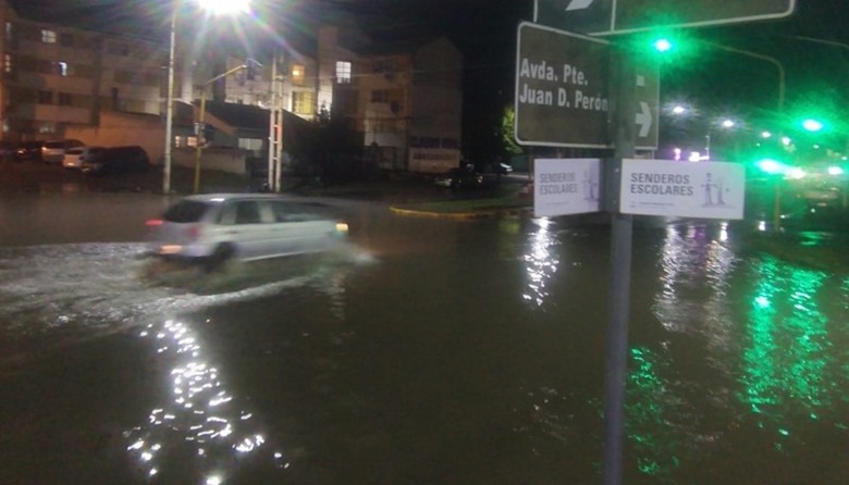 Diluvio en Río Gallegos: apagón, calles anegadas y clases suspendidas