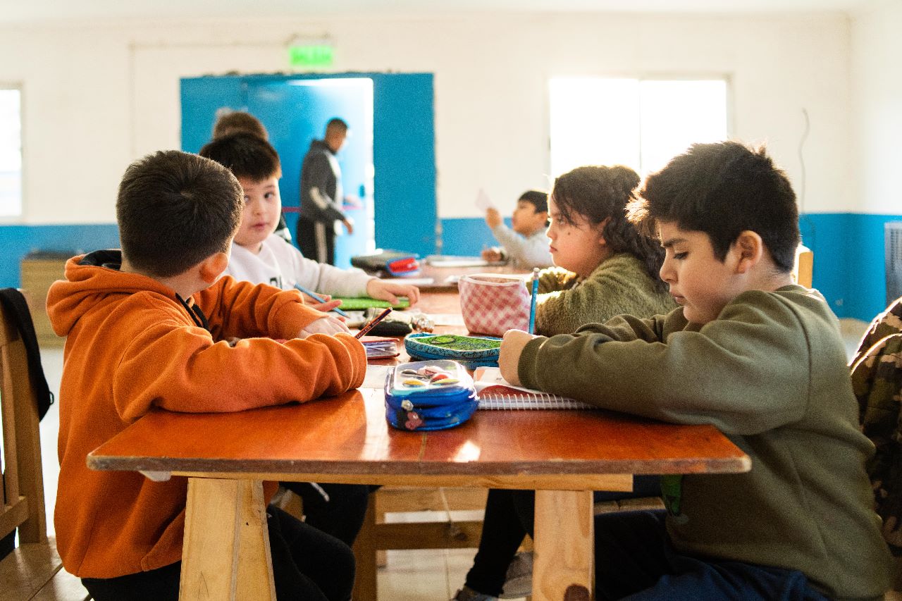 El apoyo escolar de «Aprendo en mi barrio» continuará durante todo el año