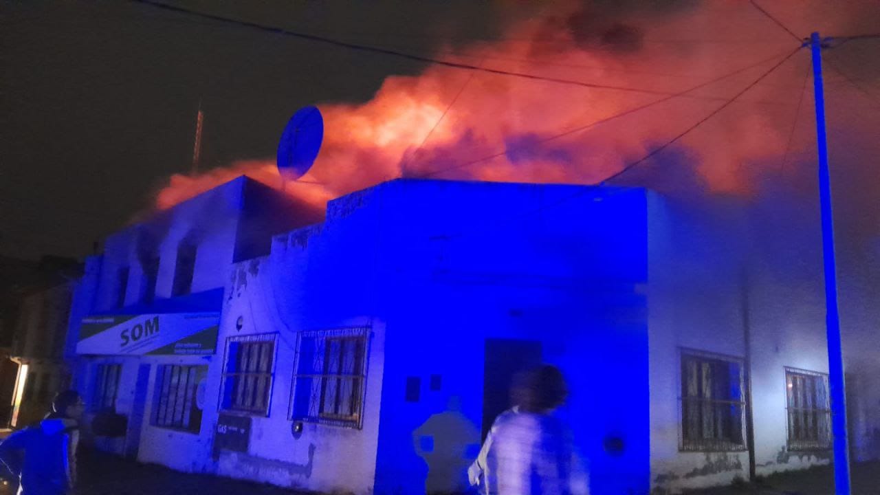 Un joven se encuentra en coma tras sufrir quemaduras en un incendio